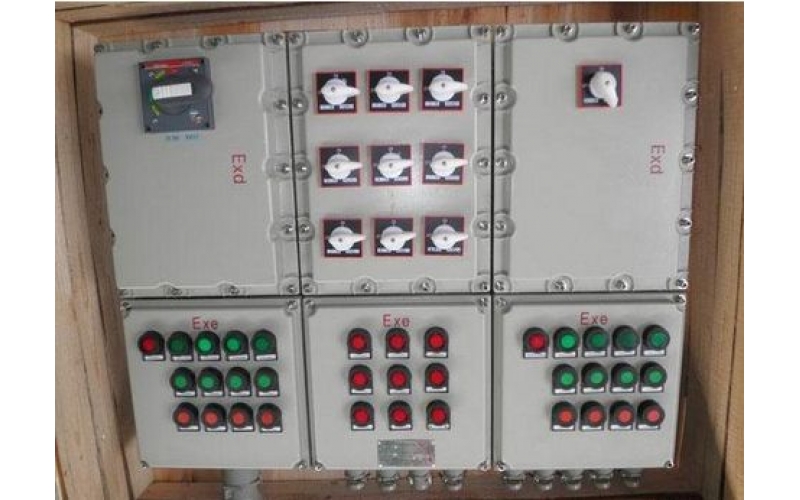 防爆照明配電箱使用的時(shí)候需要注意什么?